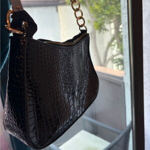 Elegant Black Croc-Embossed Women's Bag